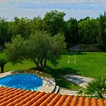 Garden Oasis Pool *
