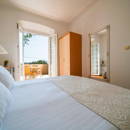 Garden Oasis Pool Villa * Čilipi