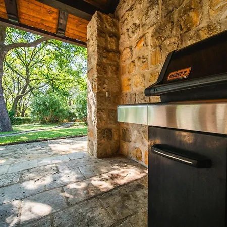 Garden Oasis Pool Villa