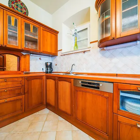 Garden Oasis Pool Villa *