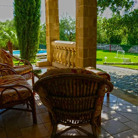 Garden Oasis Pool Villa Čilipi