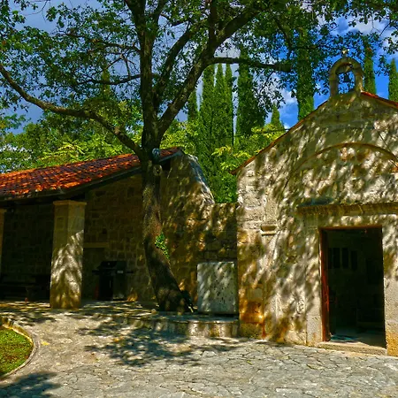 Garden Oasis Pool Villa *