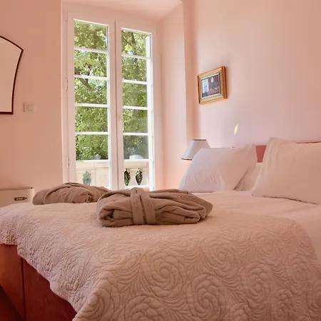 Garden Oasis Pool Villa *