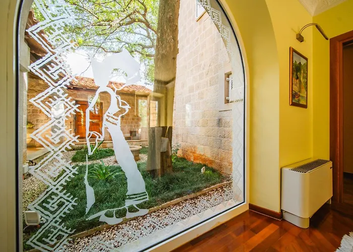 Villa Garden Oasis Pool Čilipi