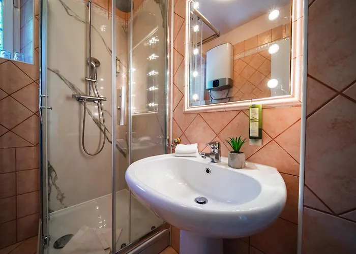 Villa Garden Oasis Pool