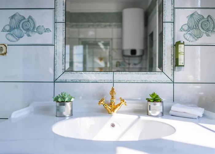 Garden Oasis Pool Villa *