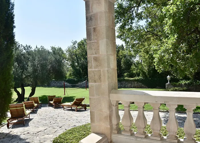 Garden Oasis Pool Cilipi