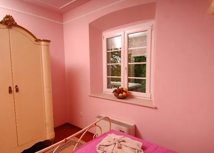 Garden Oasis Pool Villa Čilipi